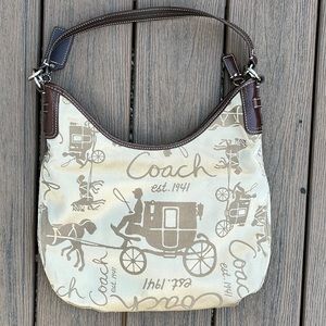 Coach shoulder bag in classic print